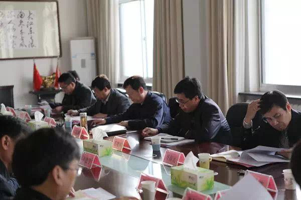 1077954701.jpg